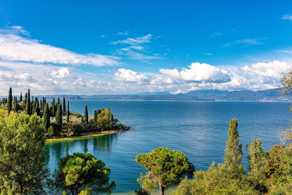 Itinerario romantico sul Lago di Garda: tra vigneti e relax a Villa Cordevigo
